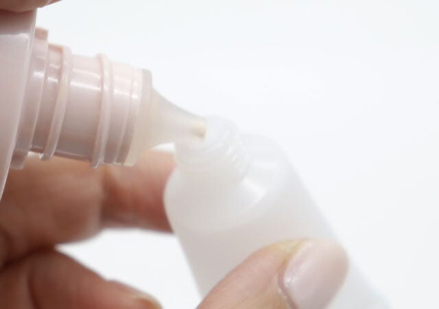ダイソー　チューブ型詰め替え容器（8mL、3個）　詰め替え