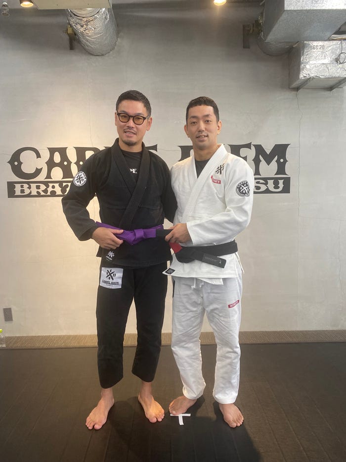 渡井弘一氏(左)(提供素材)