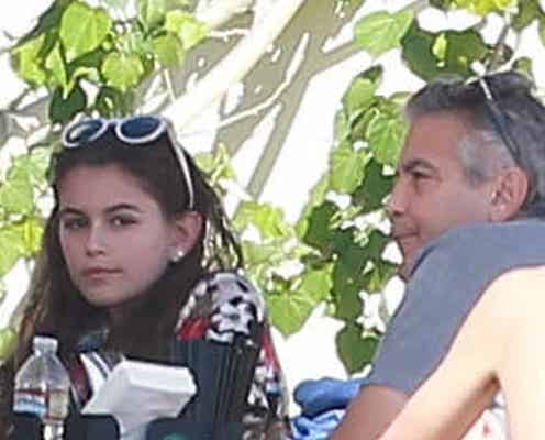 ジョージ・クルーニー夫妻、あのファミリーと一緒にバカンス