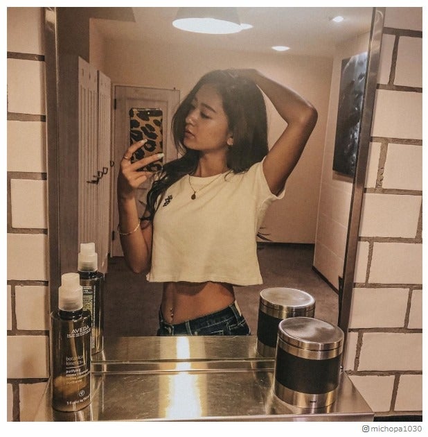 みちょぱ、引き締まった美くびれ披露