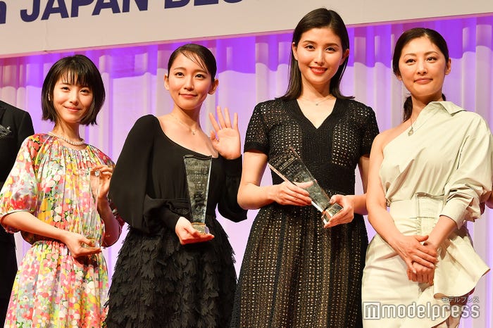 浜辺美波、吉岡里帆、橋本マナミ、常盤貴子(C)モデルプレス