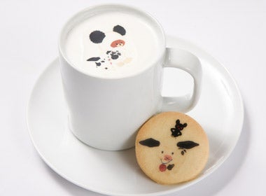 マオマオのホットミルクとミルクちゃんクッキー780円（税抜）（C）BANDAI