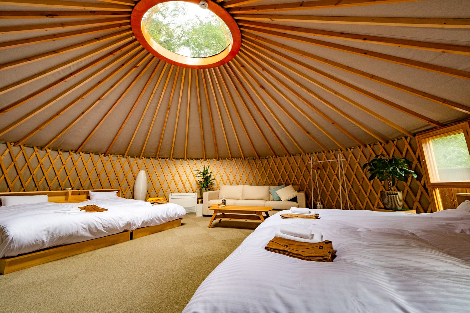 山梨にヴィラ&グランピング施設「Altitude-アルティチュード-939」森林の隠れ家でプライベートステイ