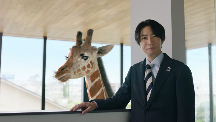 相葉雅紀 アキュラホーム新TVCM「壁ドン」篇より(提供写真)