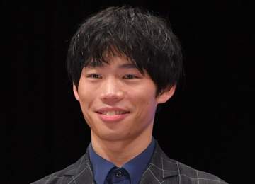 弁護士芸人・こたけ正義感が「メロすぎる」 かが屋・加賀翔が撮影＆大量公開で「写真集出して」の声
