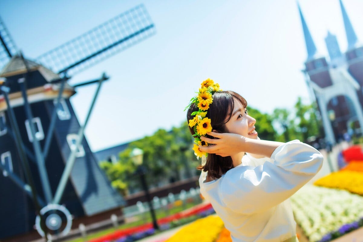 調整可能なリボンも付いているので後ろ姿もかわいい「ひまわり」の花かんむり