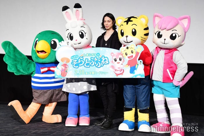 (左から)とりっぴい、みみりん、水嶋ヒロ、しまじろう、にゃっきい(C)モデルプレス