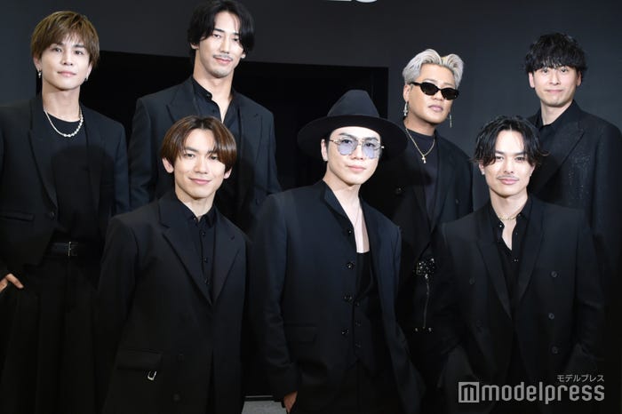 三代目 J SOUL BROTHERS EXHIBITION「JSB3 CLASS」に出席した三代目 J SOUL BROTHERS(前列左から)NAOTO、OMI、今市隆二(後列左から)岩田剛典、小林直己、ELLY、山下健二郎(C)モデルプレス