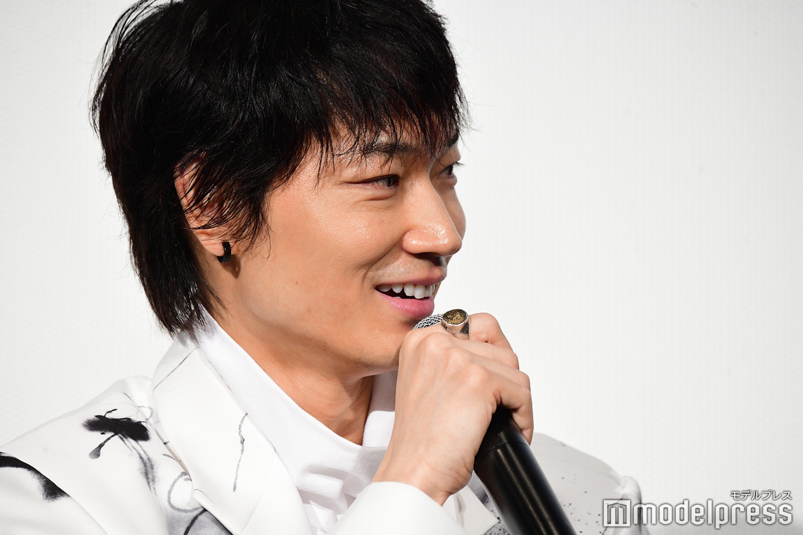 綾野剛 （C）モデルプレス