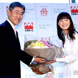 （左から）三井ホーム株式会社・代表取締役社長の市川俊英、菅野美穂