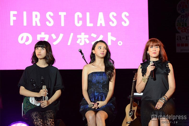 （左より）田中美麗、石田ニコル、LiLiCo