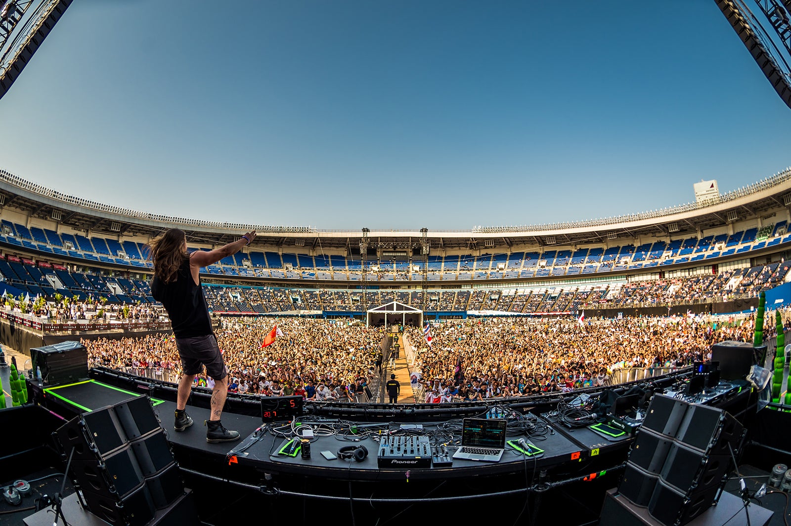 （C）Ivan-Meneses-for-Insomniac-1