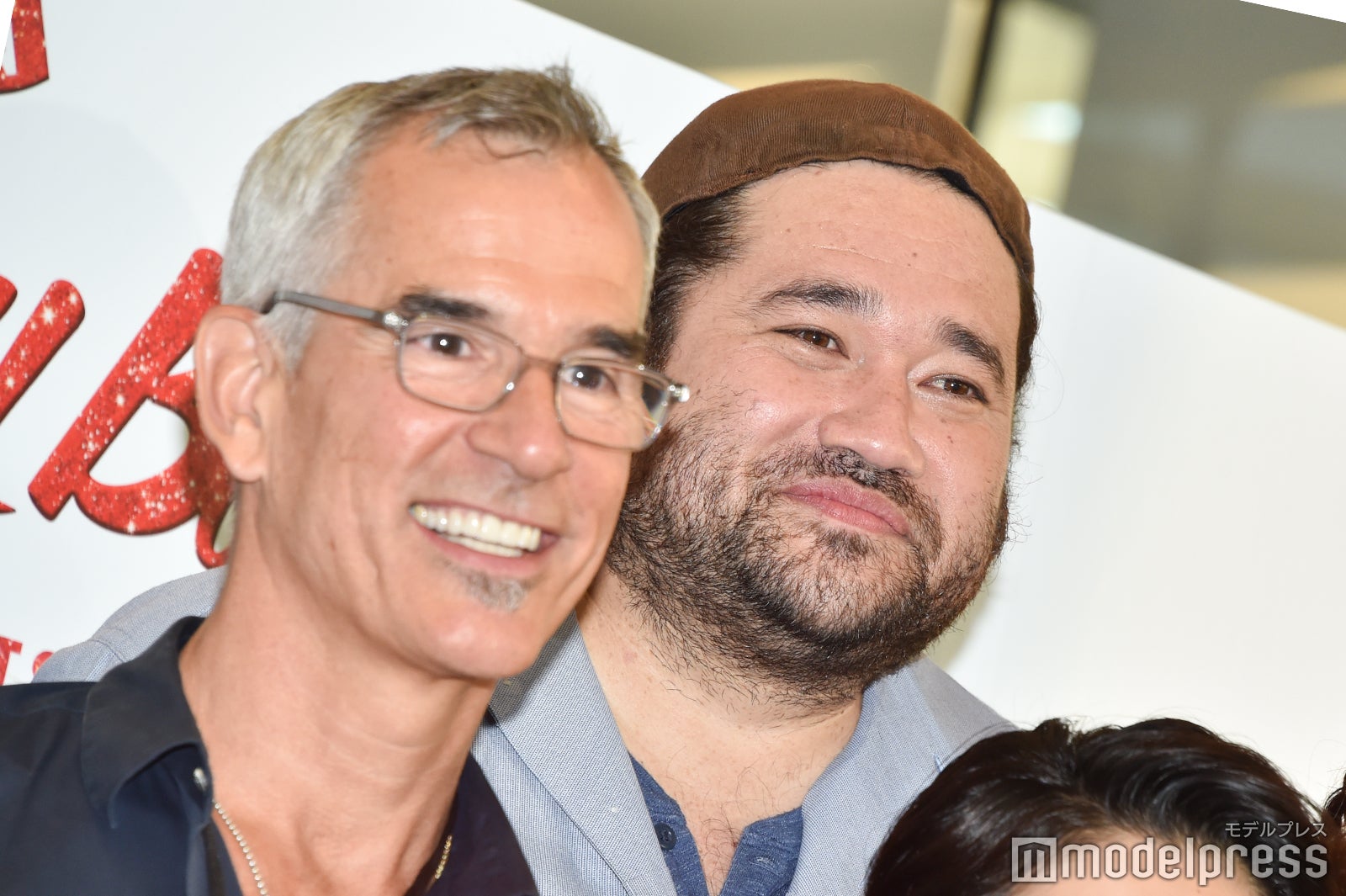 （左から）ジェリー・ミッチェル氏、勝矢（C）モデルプレス