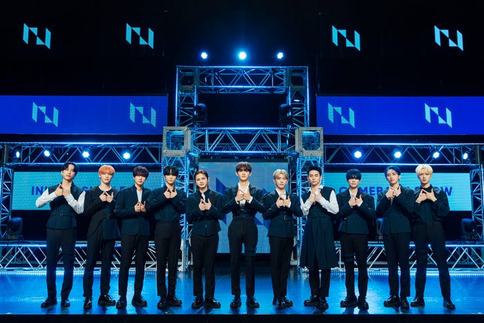 「INI COMEBACK SHOW」(C)LAPONE ENTERTAINMENT