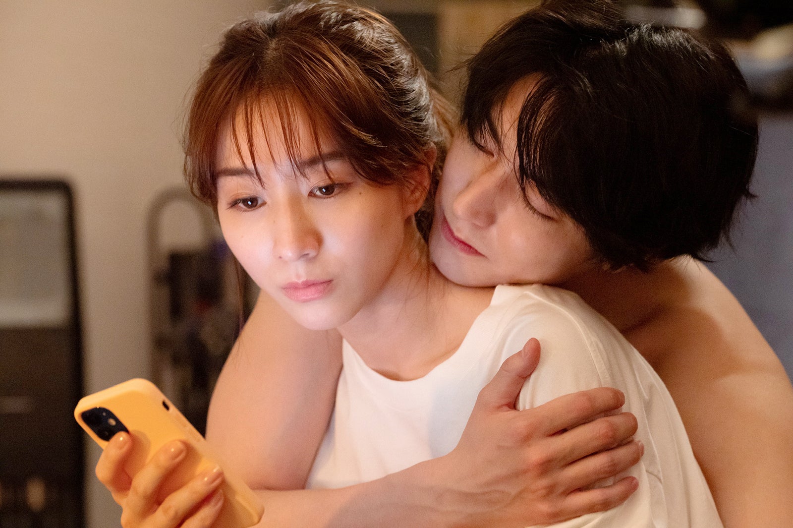 田中みな実、稲葉友（C）2021日活