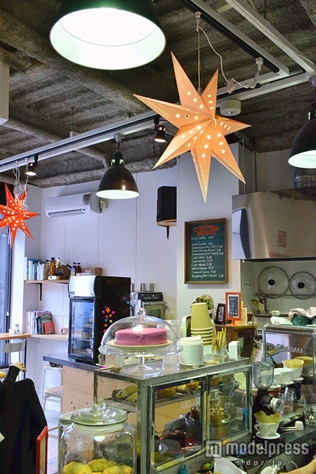 1階はカウンター席がメイン