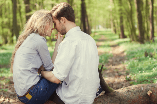 彼女に キスをしたがる男 の心理4つ モデルプレス