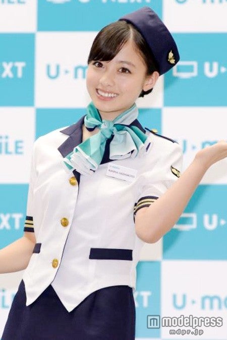 “天使すぎる”橋本環奈、キャビンアテンダント姿で魅了