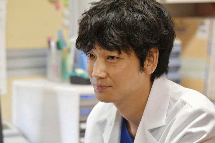 綾野剛/「コウノドリ」第10話より(画像提供:TBS)