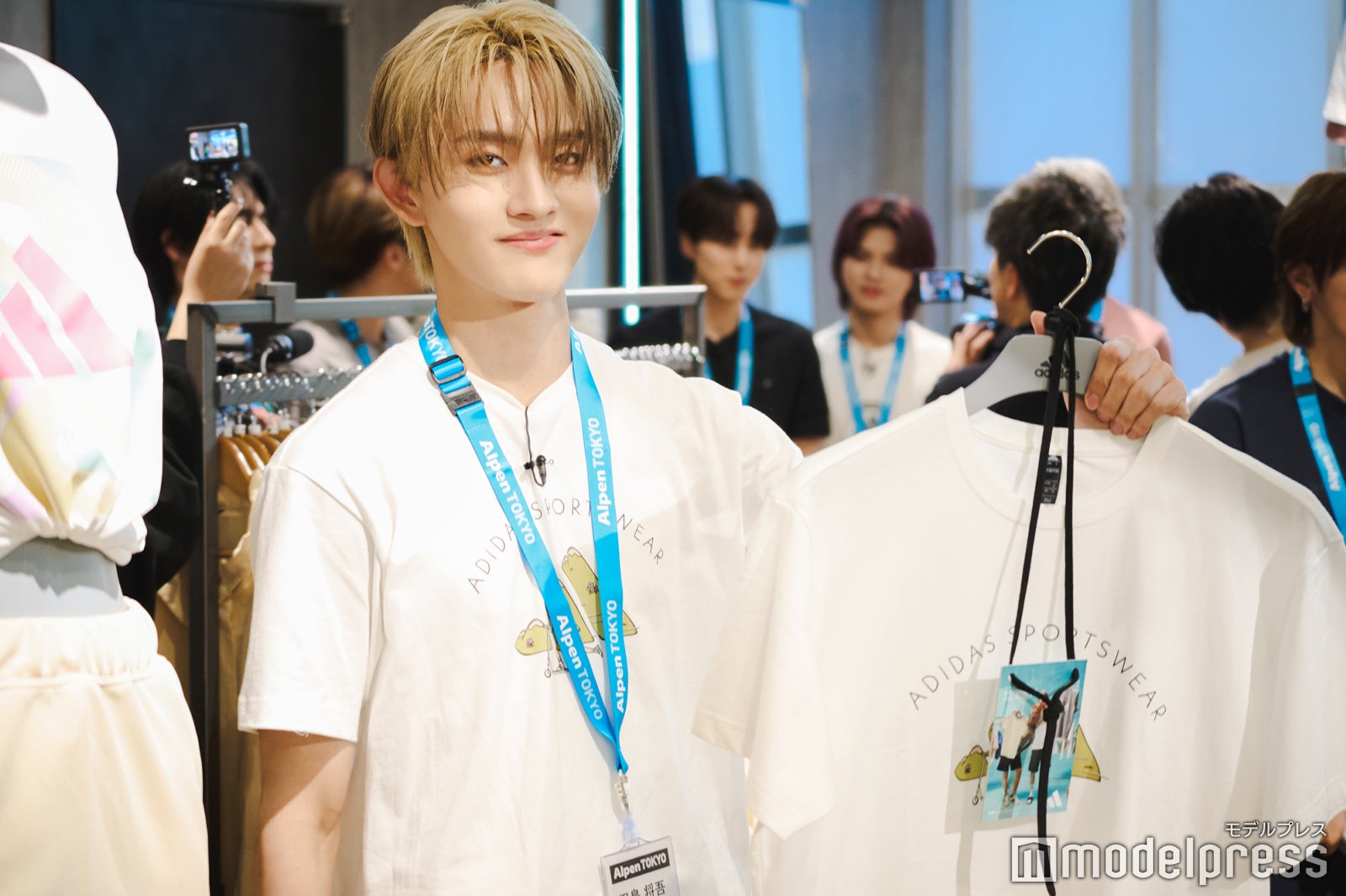 「僕がモデルをしています」と誇らしげに言う田島（C）モデルプレス