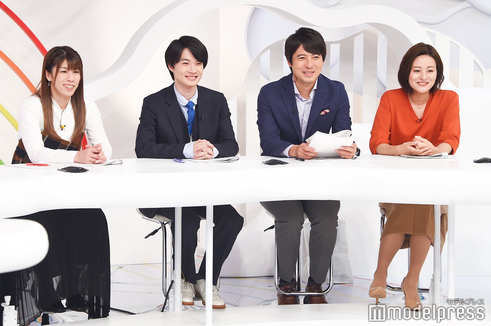 モニターでVTRを見る神木隆之介 （C）モデルプレス