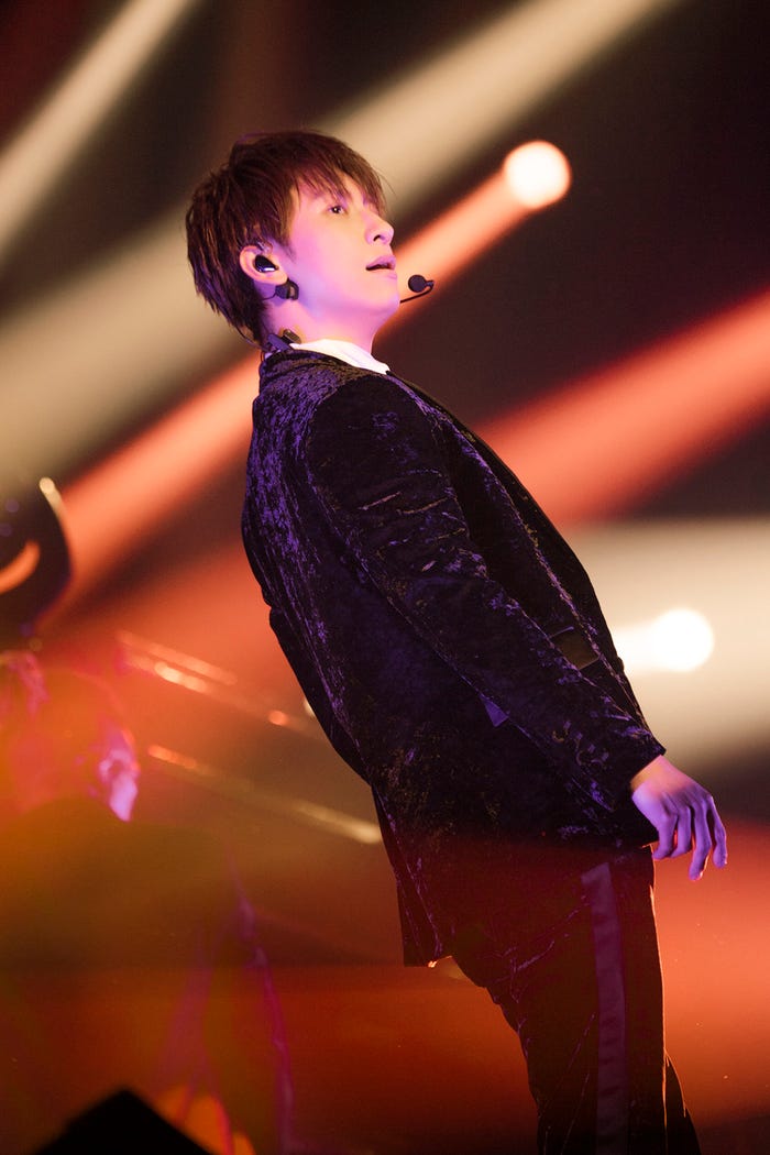 與真司郎(画像提供:avex)