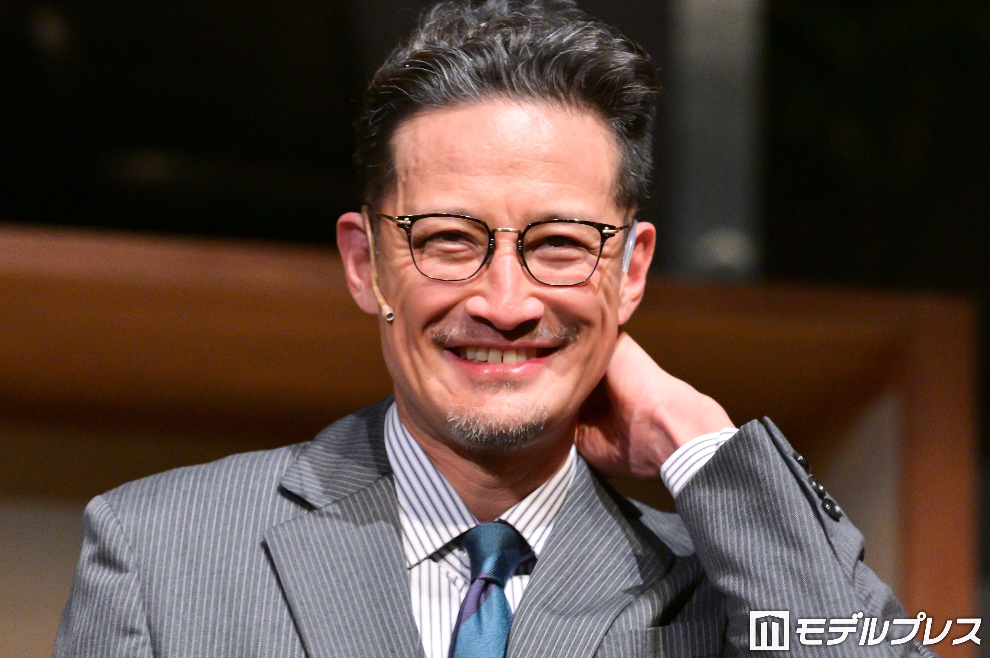 松岡昌宏、座長ぶり明らかに 共演者「男気と兄貴感の一言に尽きる」【はがきの王様】