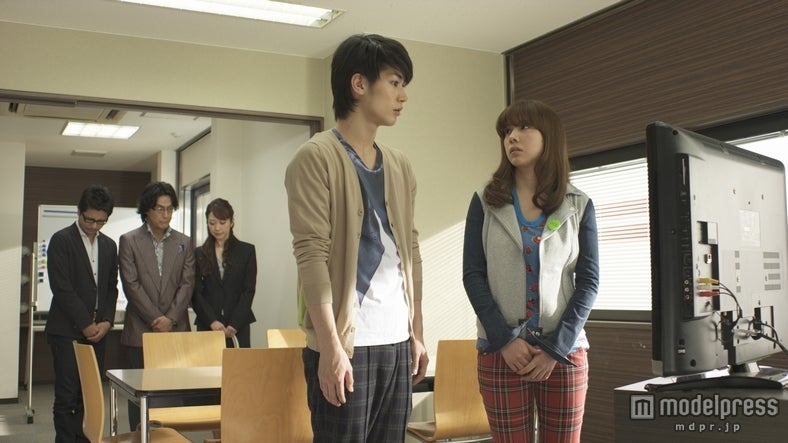 三浦春馬、仲里依紗／新CM「ガルボ　大胆編集篇」より