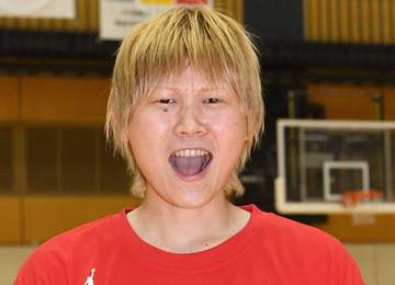 Wリーグ デンソー悲願初V 一筋18年高田真希は歓喜のガッツ「最高で～す！！」チームは涙