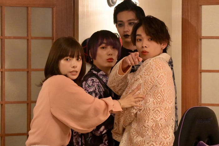 桜井ユキ、川本光貴、西山潤、宮世琉弥「ホスト相続しちゃいました」第6話より(C)カンテレ