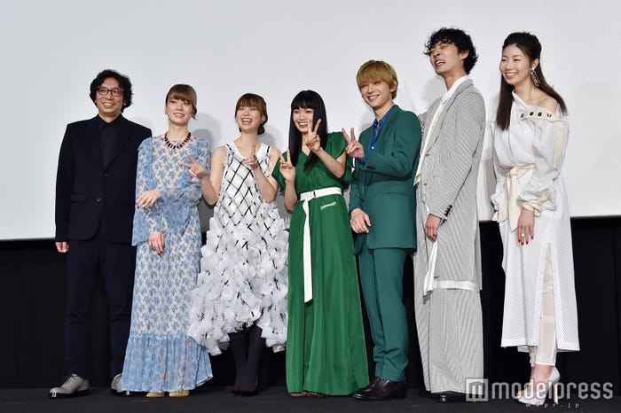 (左から)行定勲監督、SUMIRE、森川葵、二階堂ふみ、吉沢亮、上杉柊平、土居志央梨 (C)モデルプレス