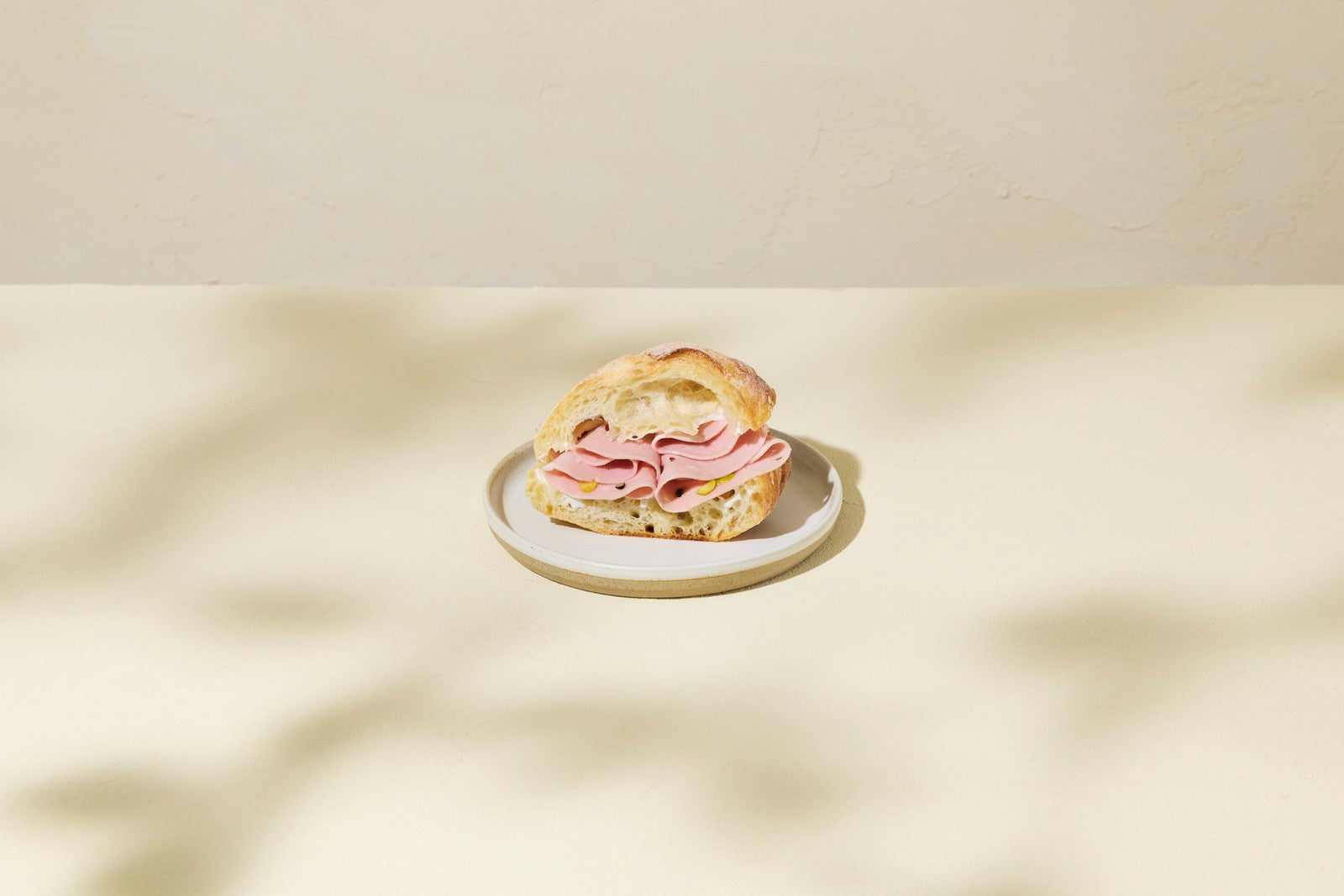 ピスタチオハム &  チーズサンドイッチ　920円／提供画像