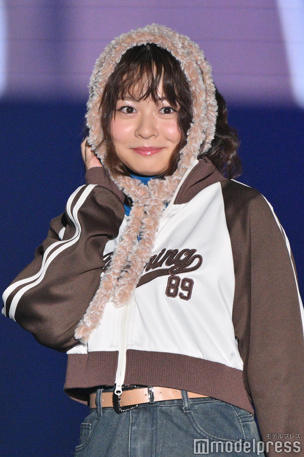 莉子、ボアアイテム使いが可愛い 冬コーデでランウェイ【TGC北九州2024】