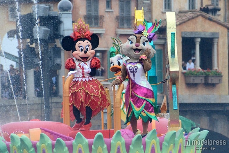 「ミニーのトロピカルスプラッシュ」ミニー、クラリス