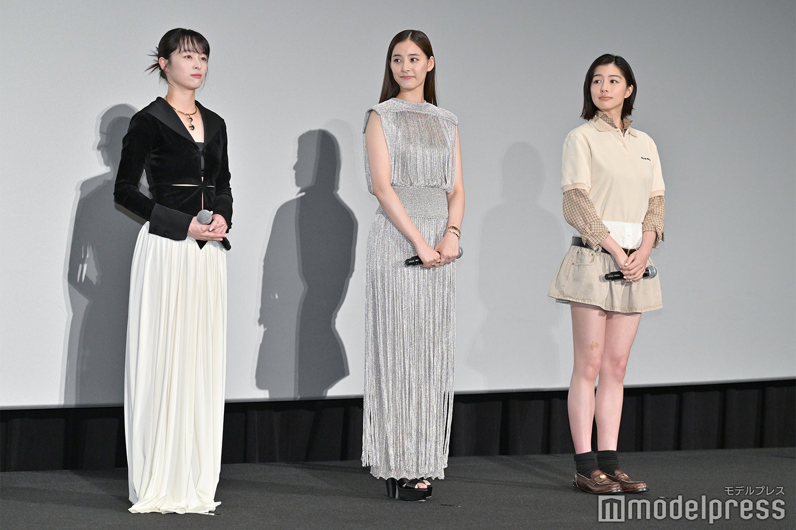 清野菜名、新木優子、佐久間由衣（C）モデルプレス
