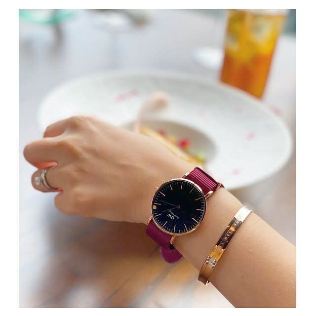クリスマスプレゼントに Daniel Wellington ダニエルウェリントン の腕時計 バングルのギフトセット モデルプレス クリスマスプレゼントに Daniel Wellington ダニエルウェリントン の腕時計 バングルのギフトセット モデルプレス