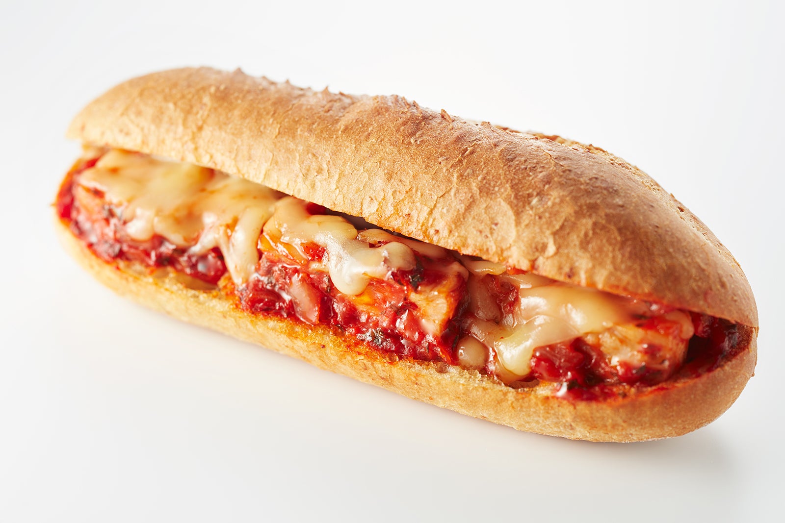 チキン&チーズアラビアータ石窯フィローネ（提供写真）