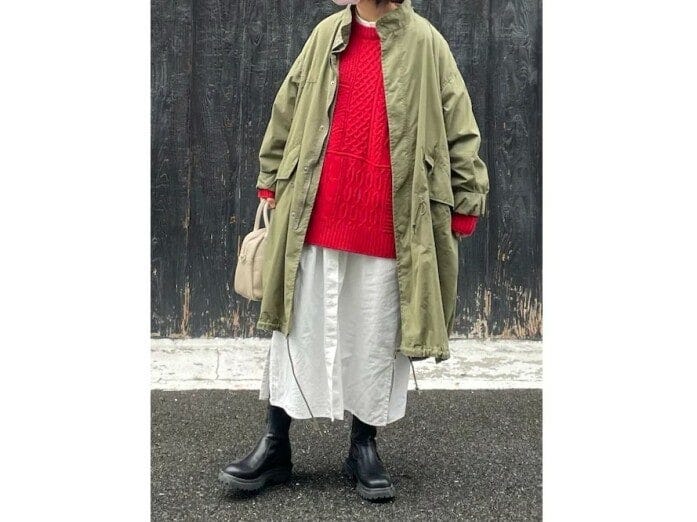 上からニットをかぶって着て、スカートとしてコーディネートするのもおすすめ 出典:WEAR