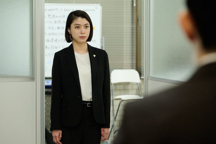 成海璃子ら「恋する警護24時 season2」(C)テレビ朝日