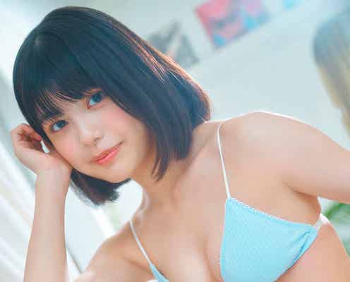 「ミスヤングマガジン2023」松田実桜、鮮やかビキニでふんわり美バスト魅せ