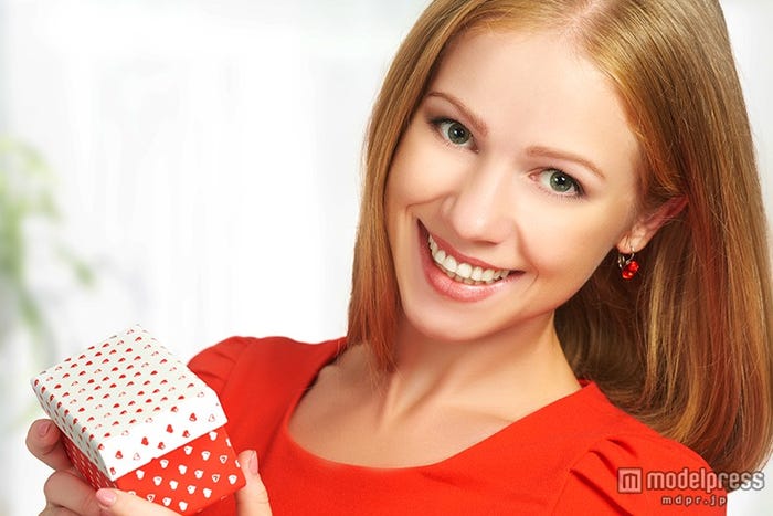 ほうれい線を防止して若々しさを保ちましょう(Photo by evgenyatamanenko)