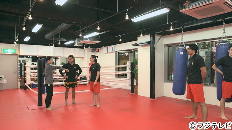 宮城大樹のキックボクシングジムを訪れるありさ、アーマン（左）『TERRACE HOUSE BOYS ＆ GIRLS IN THE CITY』15th WEEK（C）フジテレビ／イースト・エンタテインメント