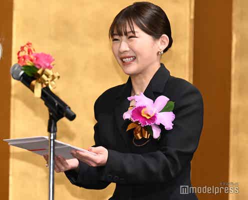 伊藤沙莉「虎に翼」と同時受賞「人生においてのとんでもない財産」新人賞から2年で2人目の快挙【第33回 橋田賞】