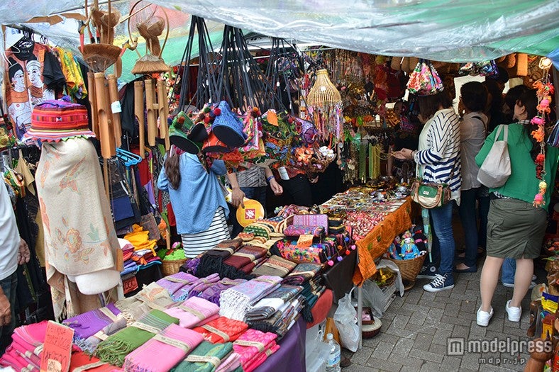 エキゾチックな柄や刺繍が特徴のタイ雑貨