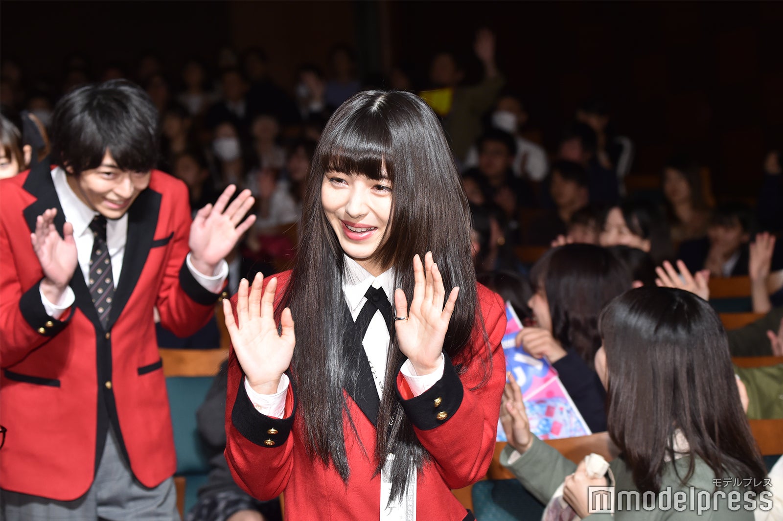 高杉真宙、浜辺美波 （C）モデルプレス