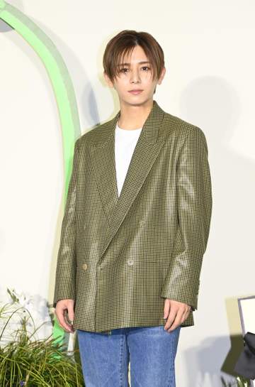 山田涼介 モスグリーンジャケットを爽やかに着こなして…英国香水イベントで「僕がつけた香りをライブでお届けできたら」