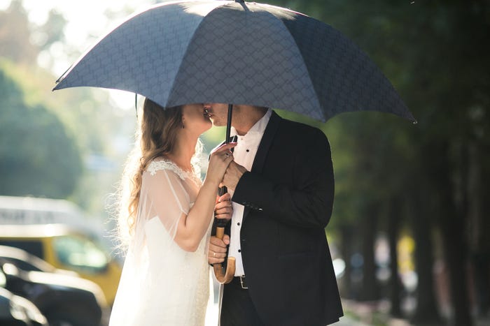 ボディタッチは本命男子だけに(Photo by teksomolika/Fotolia)