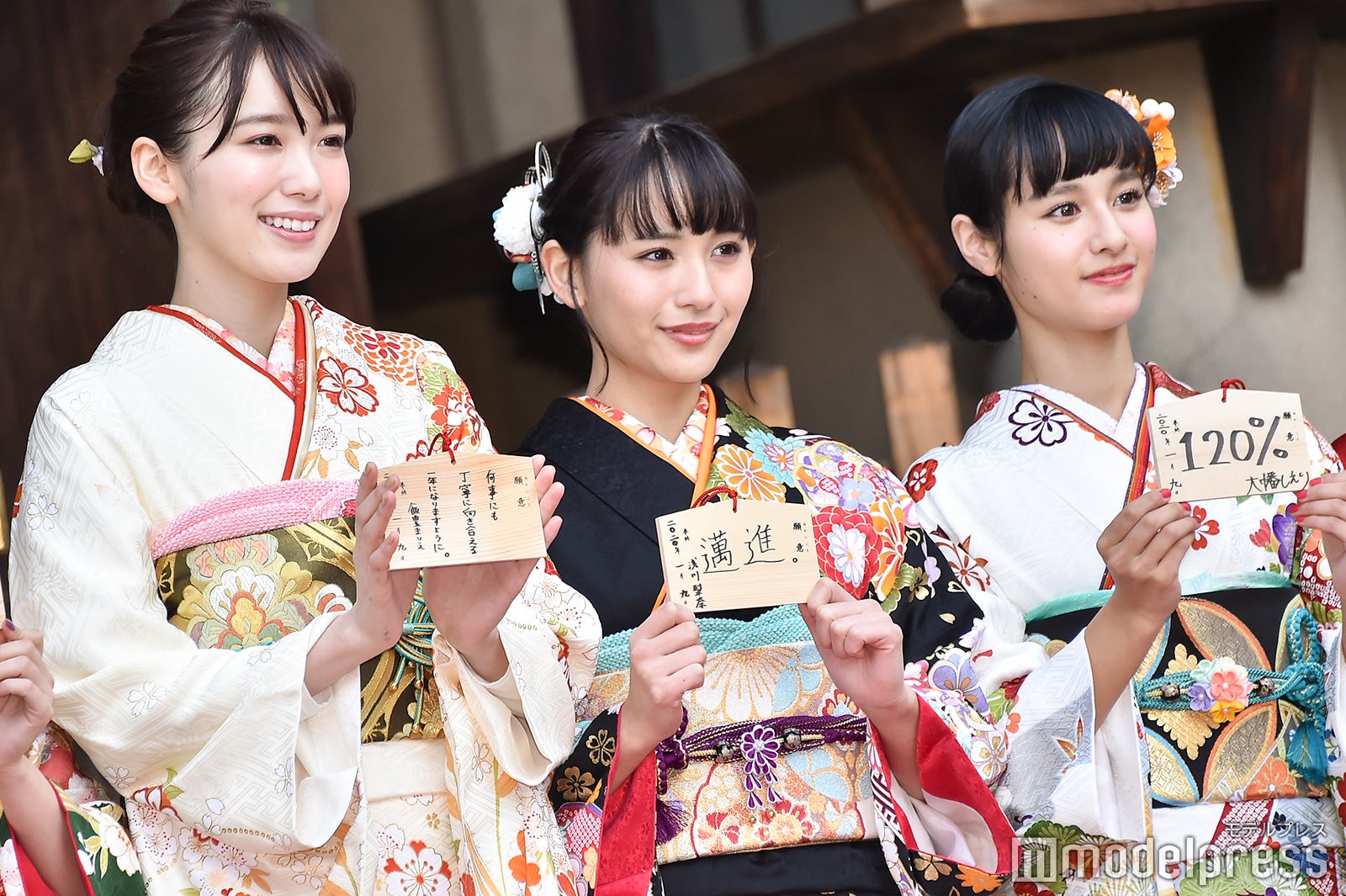 飯豊まりえ、浅川梨奈、大幡しえり （C）モデルプレス