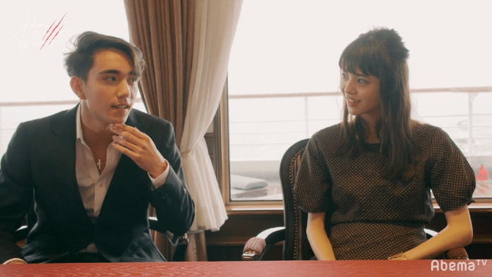 ミッチェル和馬、鈴木ゆうか「オオカミちゃんには騙されない」第1話(C)AbemaTV