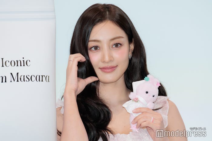 ジヒョ(C)モデルプレス